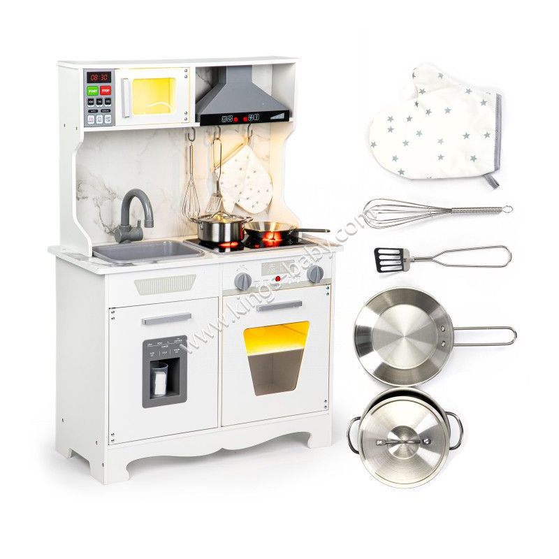 Cuisine en bois avec sons, lumières et accessoires